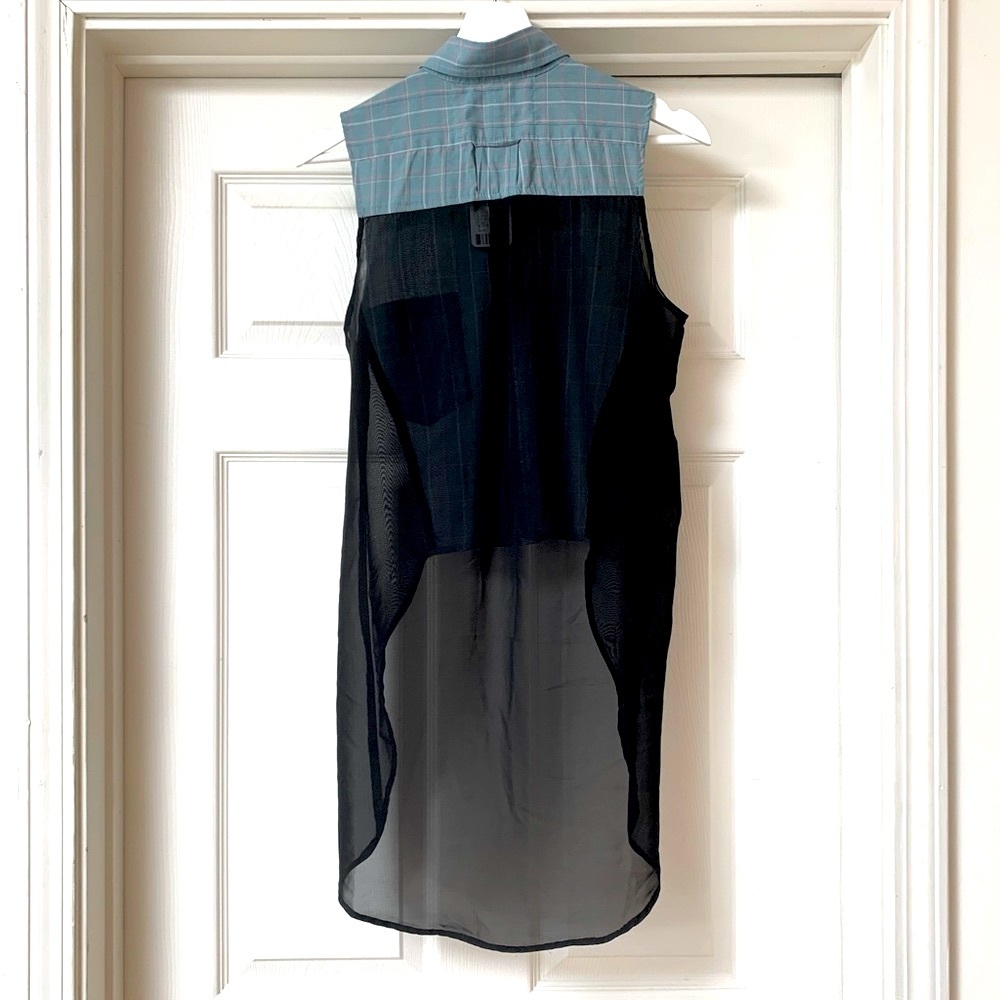 MOVING SALE | NWT Urban Outfitters Women’s Long Plaid Sleeveless Top, Size S - Picture 3 of 4